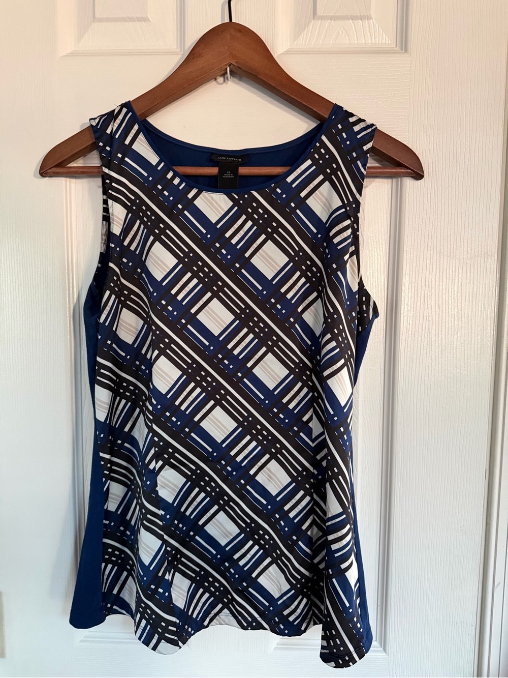 Ann Taylor Sleeveless Navy Blue Plaid Print Women's blouse top XS career casual